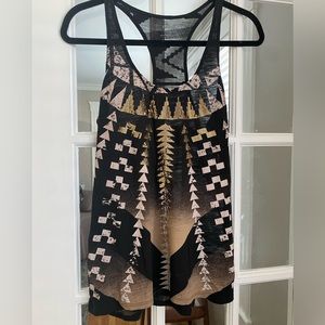 Express. Gold sequin tank top. Size: S.